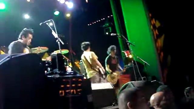 NOFX - Linoleum (live) смотреть онлайн