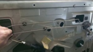 Замена привода центрального замка задней двери Рено Логан