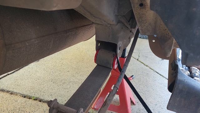 Leaf spring suspension bushing replacement | Toyota Hilux / Vigo N70 Kun26 смотреть онлайн