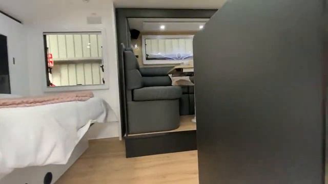 Freestyle Rv's shows the 2021 Lotus Transformer Caravan. смотреть онлайн
