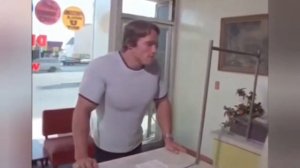 Архивные кадры из фильма "Качая железо".