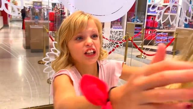 Payton Surprised Jazzy with a Best Friend Sleepover in New York City! смотреть онлайн
