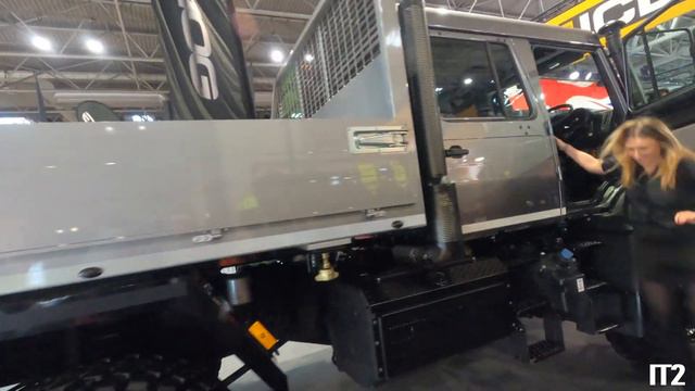 2024 Mercedes-Benz Unimog U5023 5.1 Litre 4-Cyl Diesel 4X4 Diesel Double Cab Tipper Truck (228 HP) смотреть онлайн