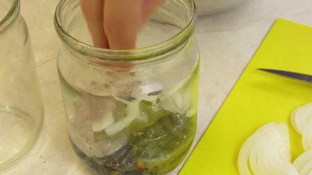 Как солить скумбрию. Очень вкусная малосольная рыба! смотреть онлайн