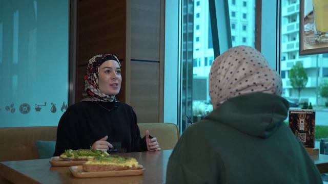 ИТЕРВЬЮ С ЭЛИНОЙ / Сколько зарабатывают блогеры?/Как начать свой блог?/Сколько вложиться в контент? смотреть онлайн