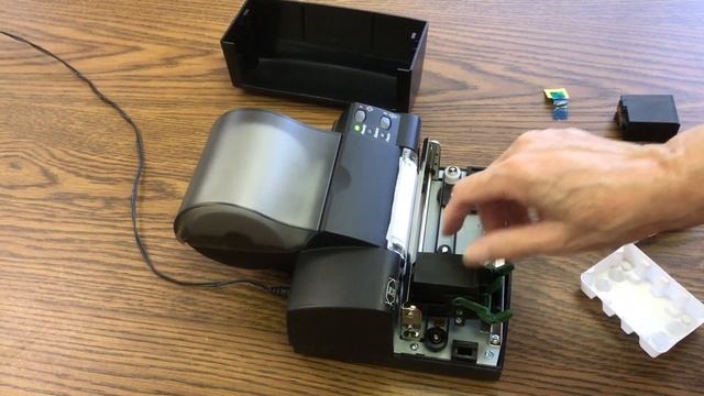How to replace the ink cartridge on the Addmaster IJ7100 series printers смотреть онлайн