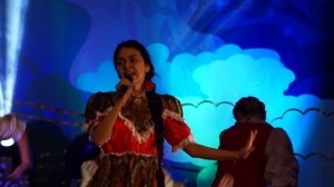 Валиулина Айгуль и  танц.гр " Дом Солнца"-ВАЛЕНКИ..