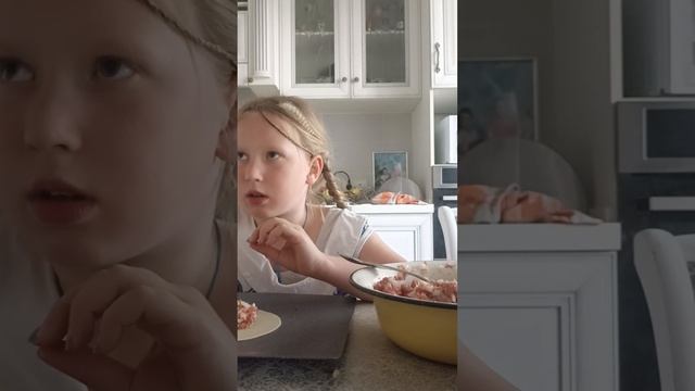 #ХинкалиМанты# Готовим вместе с мамой. смотреть онлайн