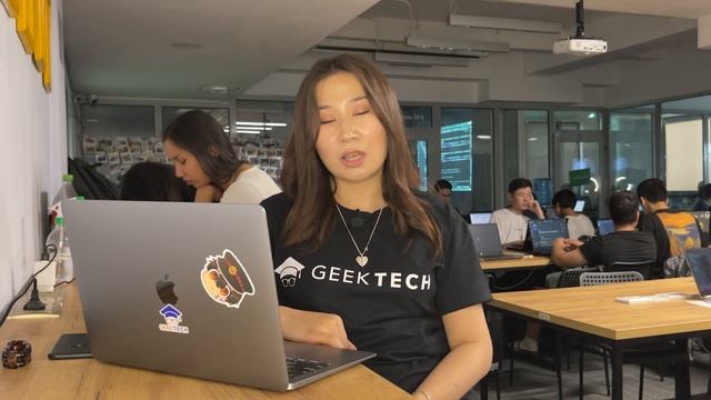 Отзыв о курсе по iOS-разработке в Бишкеке | Алижан кызы Адина | GeekTech смотреть онлайн