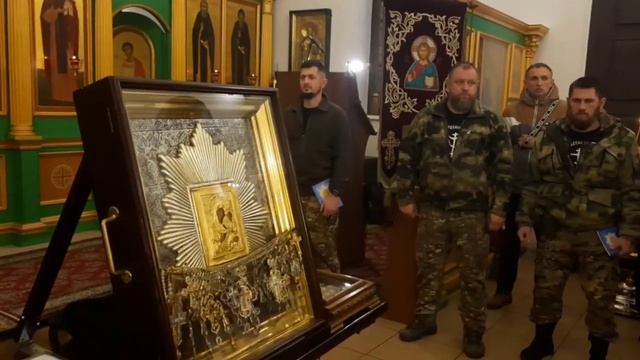 Данииловский храм встретил крестный ход с иконой Божией Матери "Избавительница от бед" смотреть онлайн