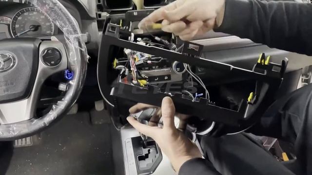 ВИДЕОИНСТРУКЦИЯ ПО УСТАНОВКЕ ГУ TEYES: на Toyota Camry 7 XV55 XV50 (middleEAST 2012-2014)