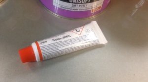 Как правильно выбрать шпатлёвку, для ремонта автомобиля