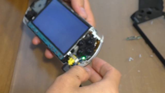 3 ПРОСТЫХ РЕМОНТА: планшет Samsung, сабельная пила и консоль PSP смотреть онлайн