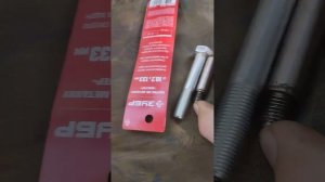 ремонт резьбы под направляющую супорта шкода фабия.