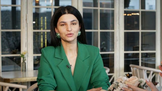 Быть женщиной. Автор проектов «Миссис Кострома» и «Женщина на миллион» Айна Хан смотреть онлайн