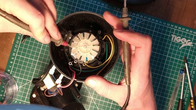 Coffee grinder repair. Cheap Muhler brand. Thermal fuse fault. смотреть онлайн