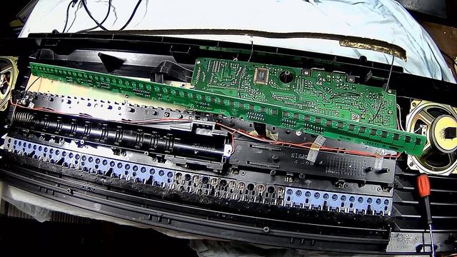 YAMAHA PSR 27 - HOW TO repair non working key смотреть онлайн