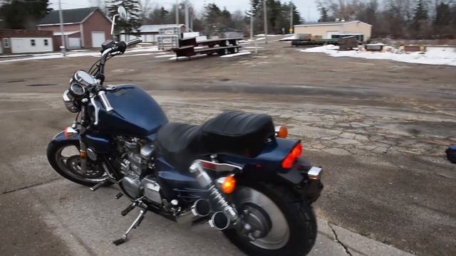 SOLD: 1987 Honda VF700C Super Magna смотреть онлайн