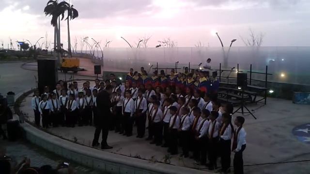 En mi viejo San Juan - Coro Núcleo Armando Reveron смотреть онлайн