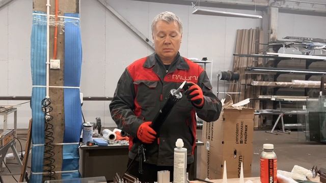 Детали вклейки стекла в алюминиевый профиль Raluma и СДМ Химия #безрамноеостекление смотреть онлайн