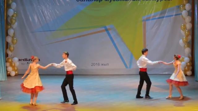 Танец "Фигурный парный вальс" смотреть онлайн