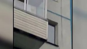 Маленький ребенок выпал из окна во Владивостоке