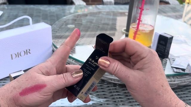 Cle de Peau помады свотчи и впечатления смотреть онлайн