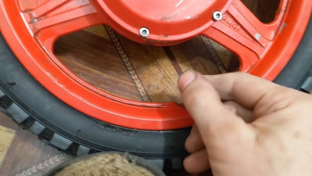 Заполнение шин электросамоката полиуретаном! моторколесо 250 ватт 14 дюймов LAX1806W1702 смотреть онлайн