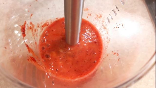 Смузи С БАНАНОМ И КЛУБНИКОЙ. Самый ЛЕТНИЙ КОКТЕЙЛЬ с мороженым! смотреть онлайн