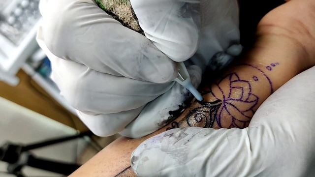 Lotus with unalome Tattoo Design ,.... Tattoo Artist-Archana Soni.... смотреть онлайн