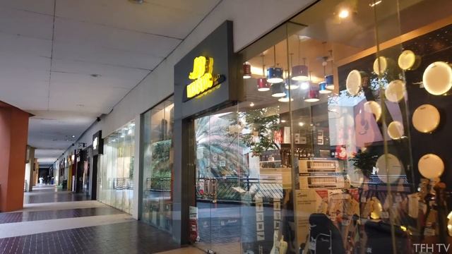 SM Mall of Asia | Mall Walking Tour | 4K | Pasay City, Philippines смотреть онлайн