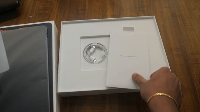 iPad Pro M1 2021 Unboxing (India Retail Unit) - Space Grey Personalised смотреть онлайн