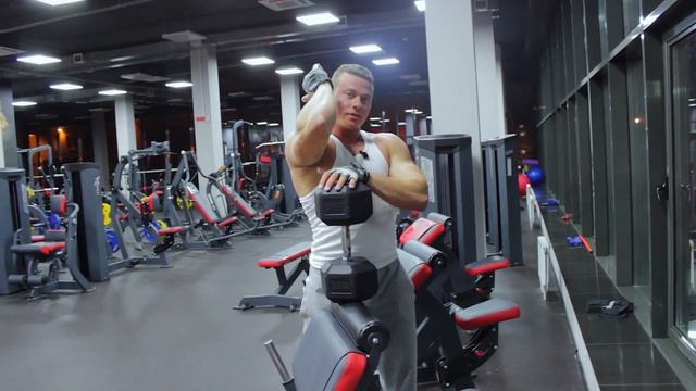 КАЧАЕМ ТРИЦЕПС! ЛУЧШИЕ упражнения на ТРИЦЕПС смотреть онлайн