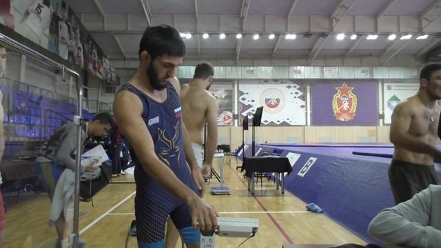 Прикидка веса борцов на первенстве России до 24 лет в Наро-Фоминске. смотреть онлайн