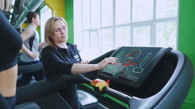 Обзор беговой дорожки DHZ 8200 смотреть онлайн