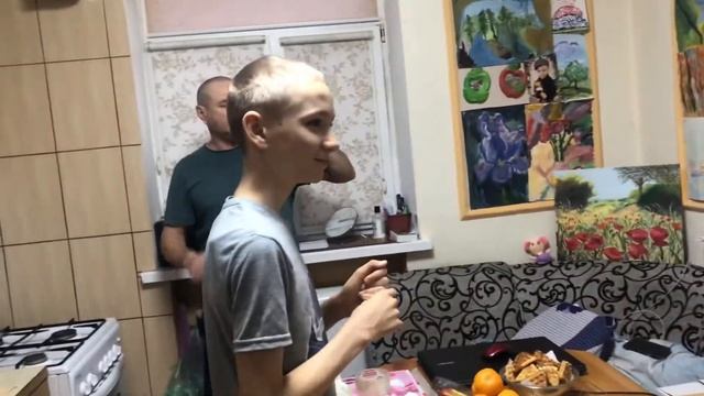 СЕКРЕТНЫЙ ПОДАРОК НА ДЕНЬ РОЖДЕНИЕ! (Самый неожиданный подарок) смотреть онлайн