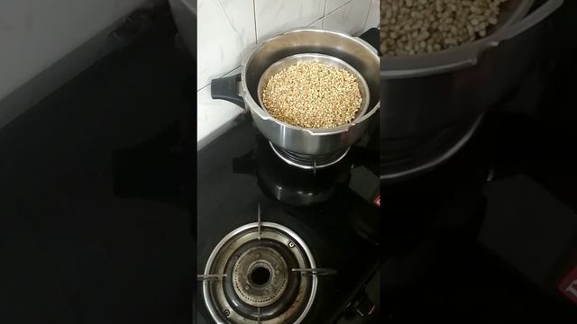 Moth Bean Sprout's Sundal( நரிப்பயிர் சுண்டல்) смотреть онлайн