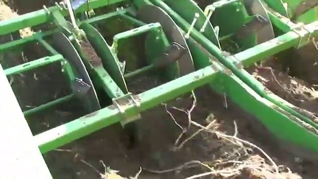 Совершенно новый самоходный комбайн для уборки картофеля Ploeger AR 4BX смотреть онлайн