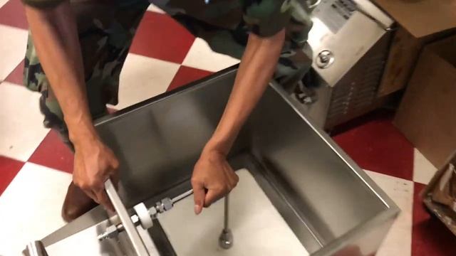 Donut Fryer Oil Filter смотреть онлайн