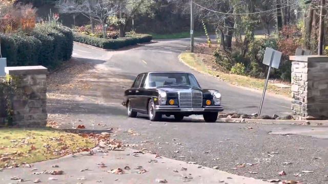1972 Mercedes-Benz 280 SEL 4.5 Drive by 2 смотреть онлайн