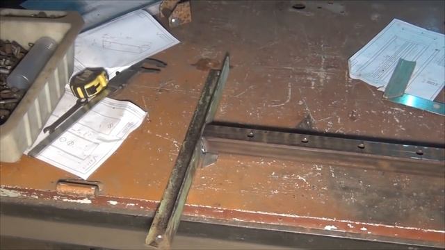 СТОЙКА для БОЛГАРКИ (УШМ) своими РУКАМИ! Просто и надежно! Making sliding angle grinder. Часть 2 смотреть онлайн