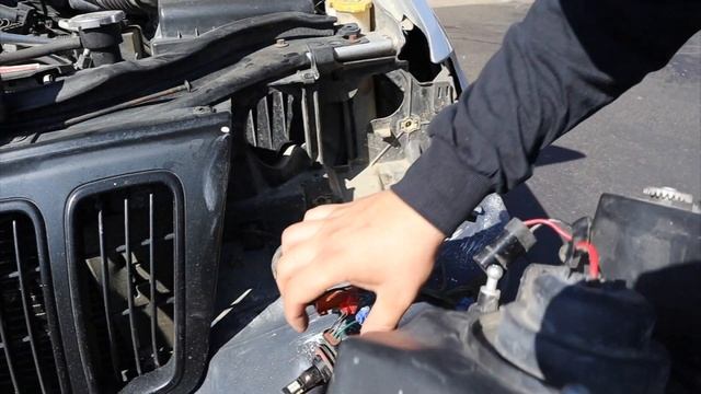 Installing New Projector Headlights on Jeep WJ Grand Cherokee | Najar Offroad смотреть онлайн