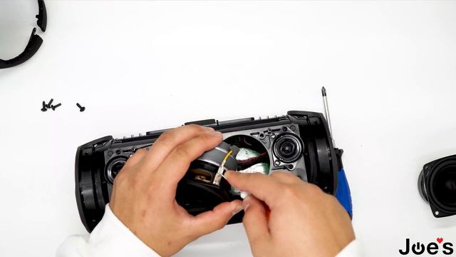 JBL Xtreme Blown Bad Muffled Speaker Replacement смотреть онлайн
