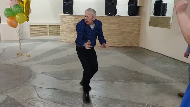 Если вы веселитесь не так,то нам нечего у вас делать))) смотреть онлайн