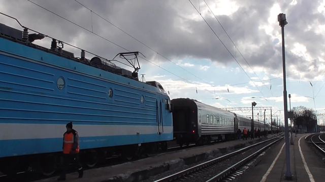"Синий!" Электровоз ЭП1М - 507 на станции Грязи-Воронежские смотреть онлайн