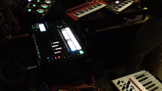 20210105/session : MC 707 + RC 505 + UNO SYNTH + MONOLOGUE + REFACE YC DX + MASSIVE смотреть онлайн