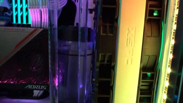 (Montage)Corsair Crystal 570X RGB White RM16K+ ($USD4100) смотреть онлайн