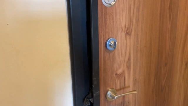Установка входной двери в моей квартире смотреть онлайн
