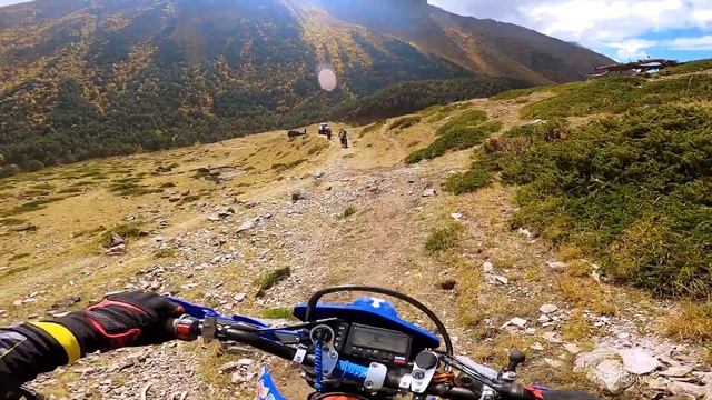 Чегемское ущелье. Доехать до ледника, что бы напиться Нарзана. (English subtitles) смотреть онлайн