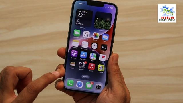 iPhone Tips And Tricks #4 - How To Use Back Tap On iPhone - Tap The Back Of An Apple iPhone смотреть онлайн